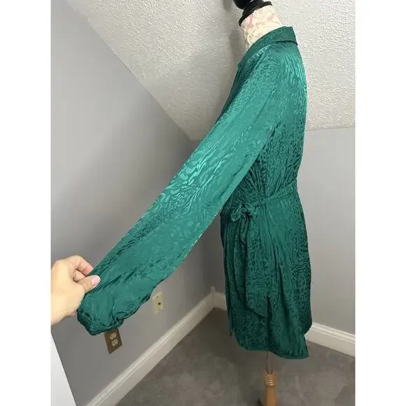 EUC Lilly Pulitzer Nicolina Womens Dress Long Sleeve Evergreen Party Animal Sz 8 - Picture 4 of 11